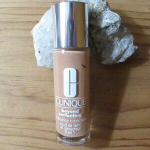 Clinique Beyond Perfecting Foundation + Concealer -- Nutty